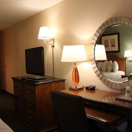 Budget Host Inn Fertility Exterior photo
